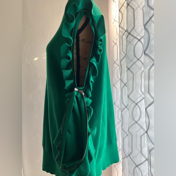 Green Ruffle Sweater - Picture 5 of 12